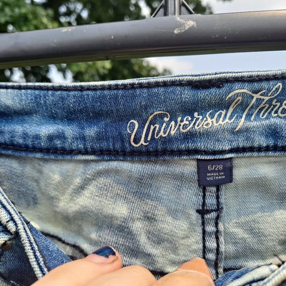 SOLD- Acid washed jean shorts - Picture 4 of 4